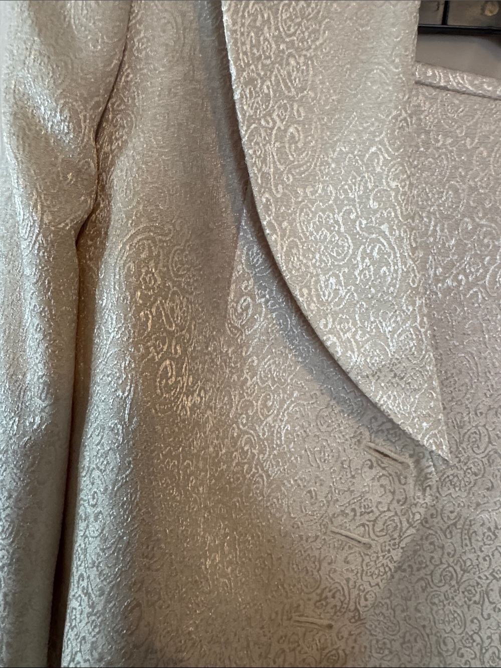 Le Suit Shimmery Cream Jacquard Blazer with Shell - Picture 2 of 5